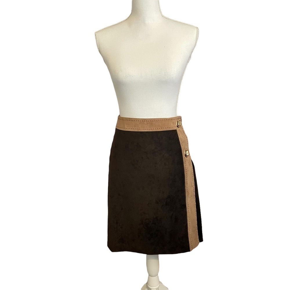 J. Mclaughlin Brown And Tan Suede Mini Skirt With Two Gold Side Buckles. Size 6